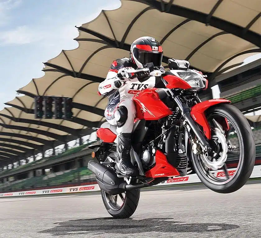 TVS Apache RTR 160 4V racing
